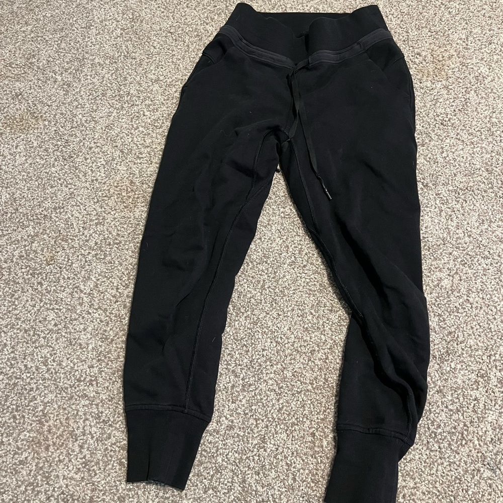 Size 4 black Lulu joggers